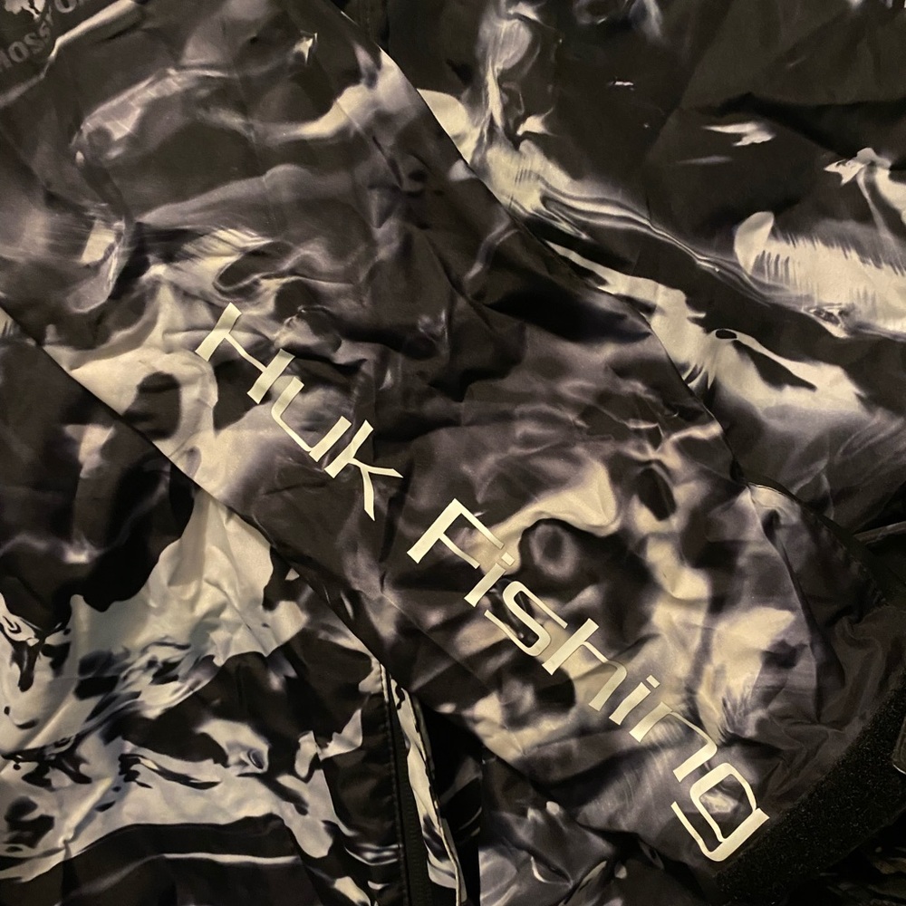 Huk Black and White Camo Raincoat (Mossy Oak Camo) - Picture 8 of 8